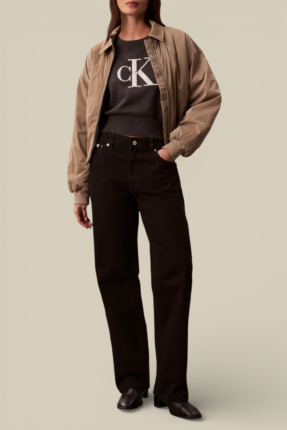 תמונת כל הלוק של חולצת סריג